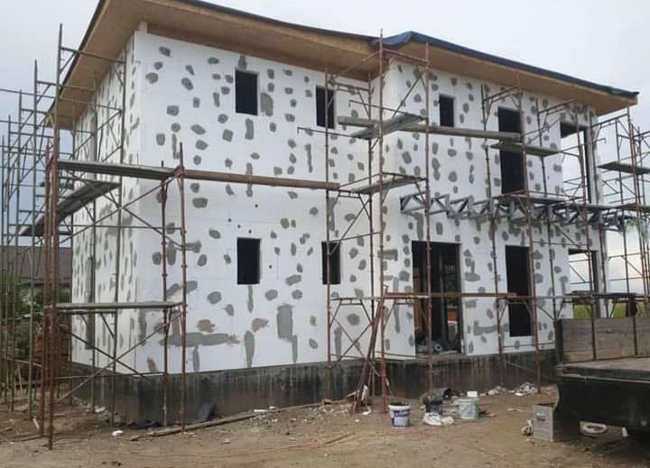 Case din panou sandwch