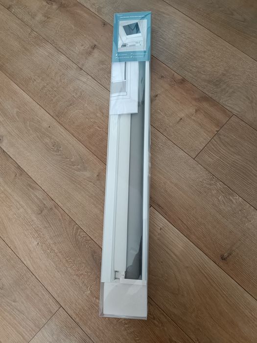 Затъмняваща ролетна щора за покривни прозорци VELUX