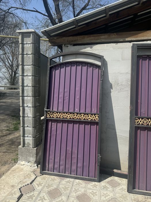 Ворота и дверь ..