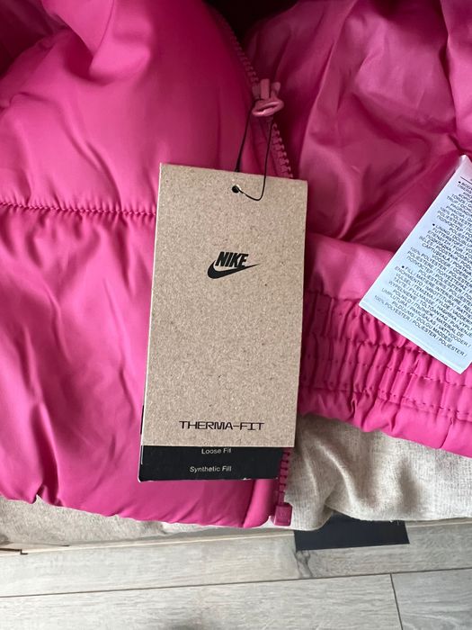 Зимно дамско яке Nike Therma-Fit