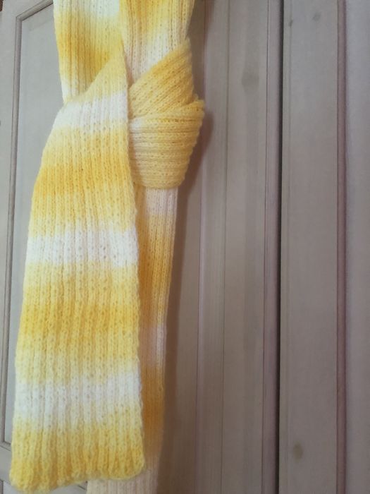 Вязаный шарф ручной работы