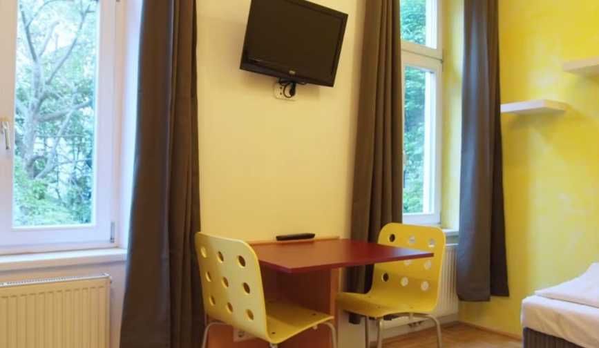 Дава се под наем Едностаен апартамент в Пловдив, Каменица 1 - 45 кв.м за 173.4 € - Снимка #1