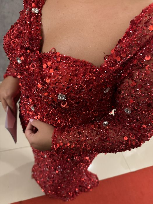 Rochie realizata la comanda manual