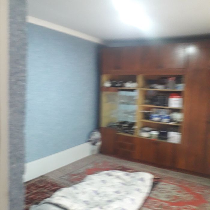 Уй сотилади 11сотих  6 хонали уй + 2 хона  времянка