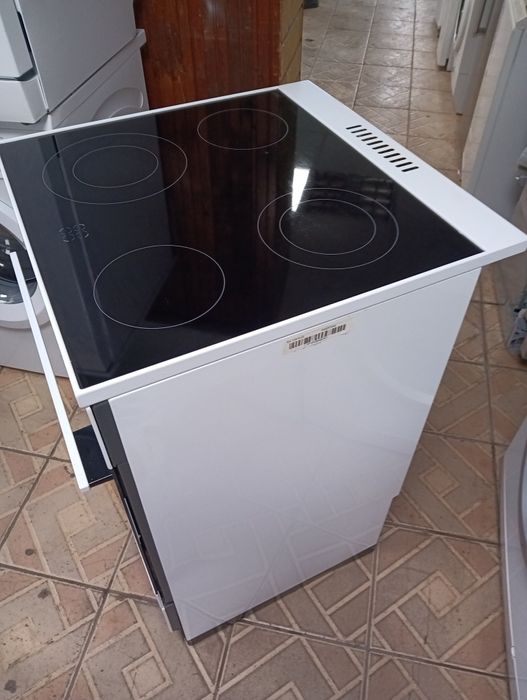 Свободно стояща печка с керамичен плот Gram 2 години гаранция!