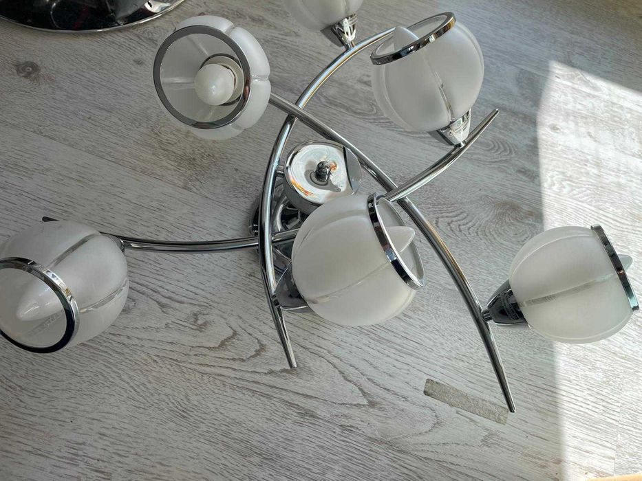 Lustra eleganta, aspect cromat cu 5 spoturi - APROAPE NOUA