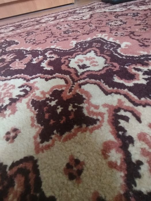 Ковер 2*3 в хорошем состоянии