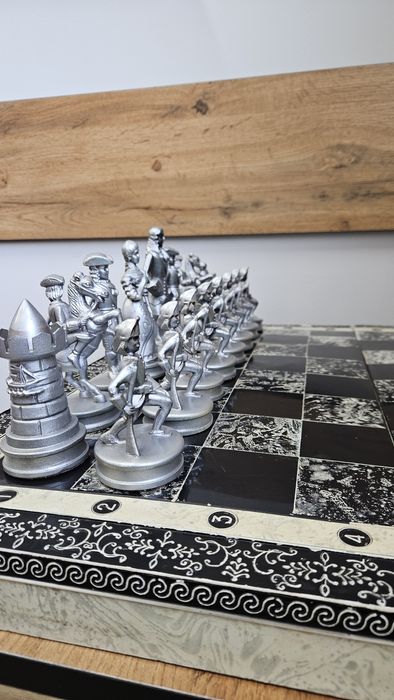 Shaxmat sotiladi xolati ideal razmeri 53 sm 53sm