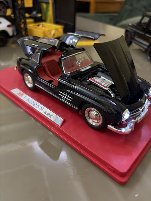 1:24 olchamdagi sifatli model mashina sotiladi