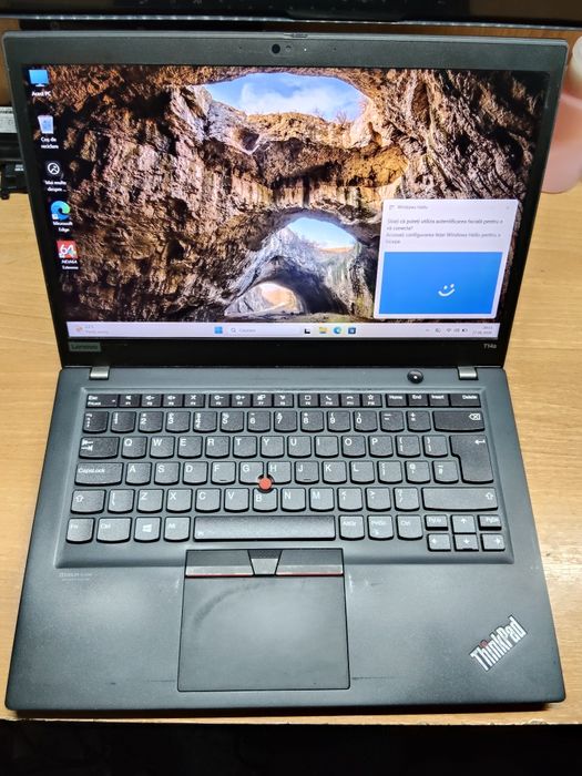 Lenovo Thinkpad T14S gen 1 ,i7-10610u,16gb RAM ,ssd 256 GB ,display 14 inch touchscreen ,bateria ok uzura 11%