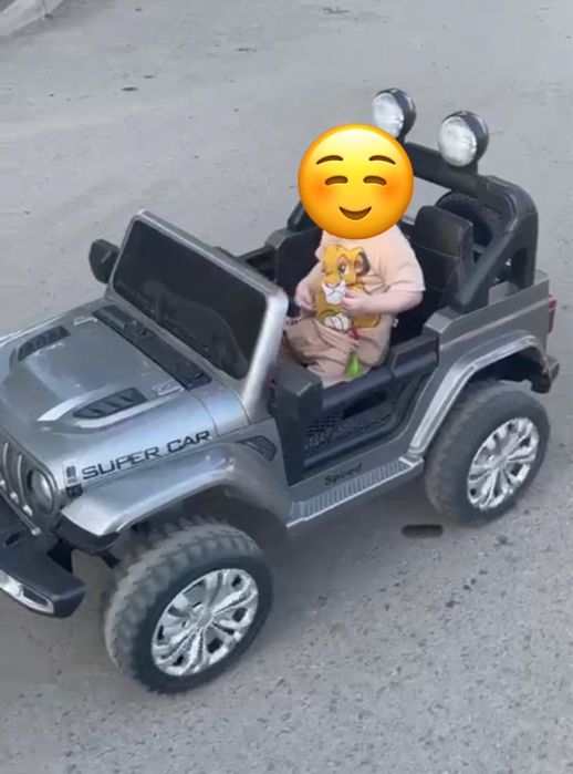 Продам детский  автомобиль 4х4