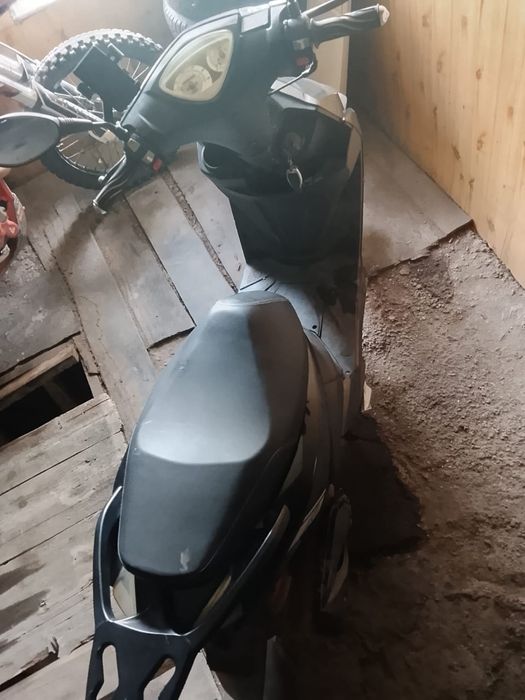 В продаже скутер