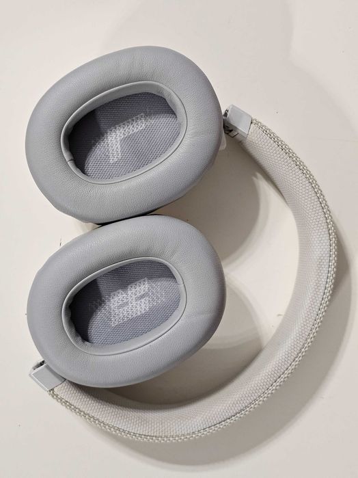 Casti wireless Bluetooth Over Ear JBL Live650BTNC  Gri/albe
