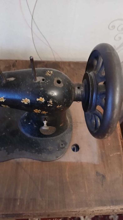 Продам швейную машинку ZINGER