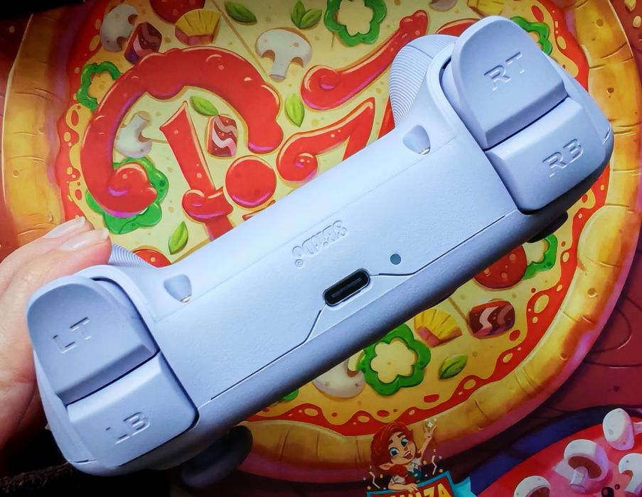 Безжичен Джойстик 8bitDo 2.4G Wireless контролер