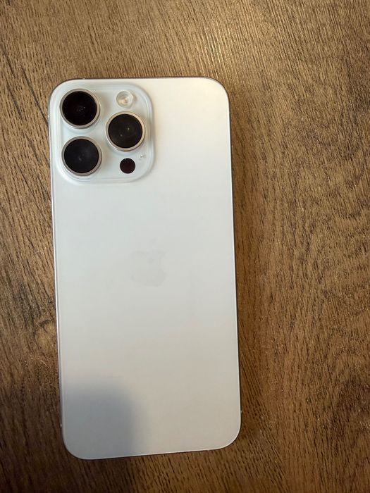 iPhone 15 Pro, 256GB, 5G, White Titanium,много запазен