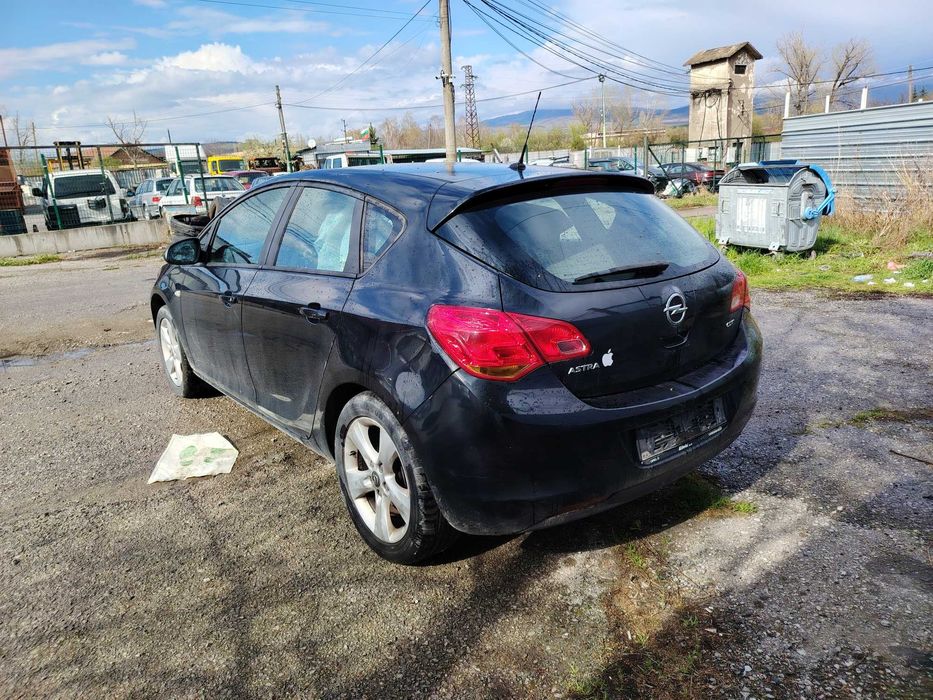 Opel Astra 1,7DTR, Опел Астра на части!
Декември 2012