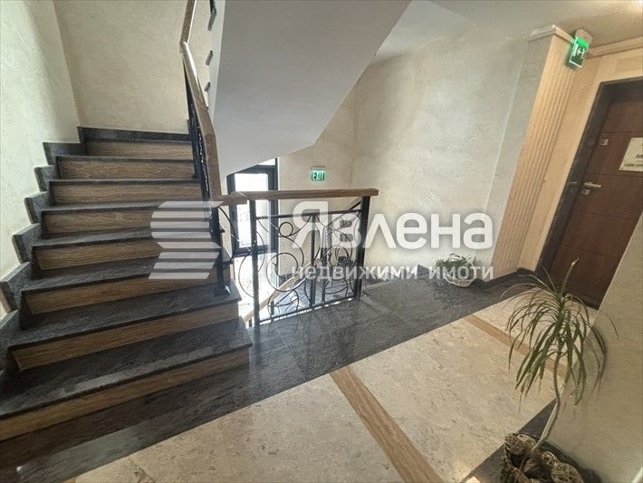 Дава се под наем Офис в Варна, Център - 72 кв.м за 850 € - Снимка #4