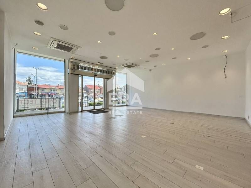 Дава се под наем Магазин в София, Надежда 1 - 103 кв.м за 2600 € - Снимка #1