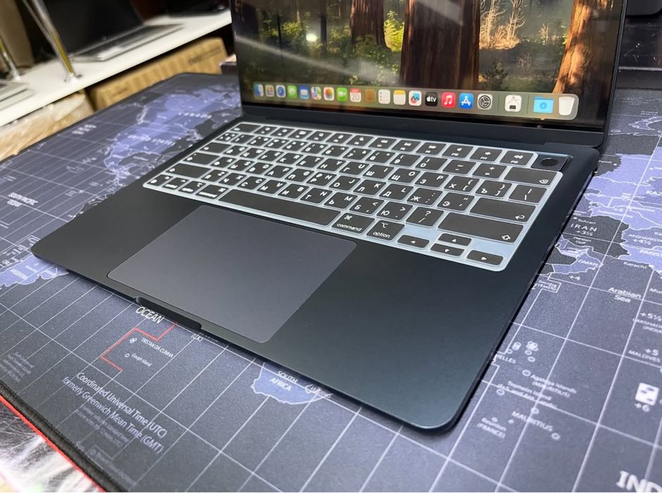 Macbook Air 13 M2 2022 8Gb/256Gb