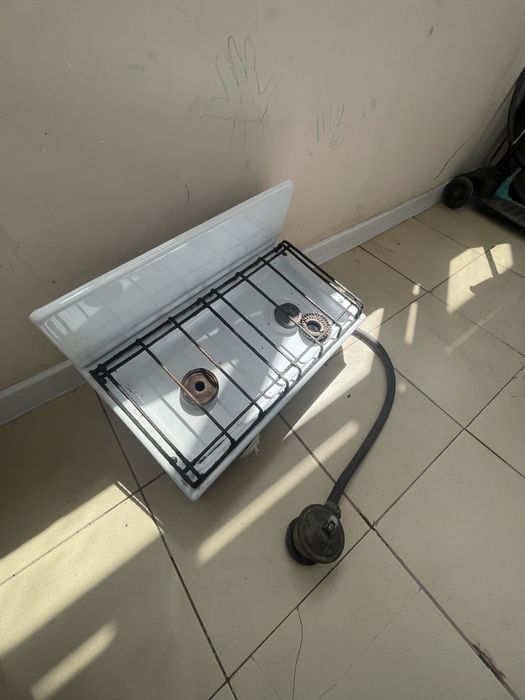 Продам газ плиту