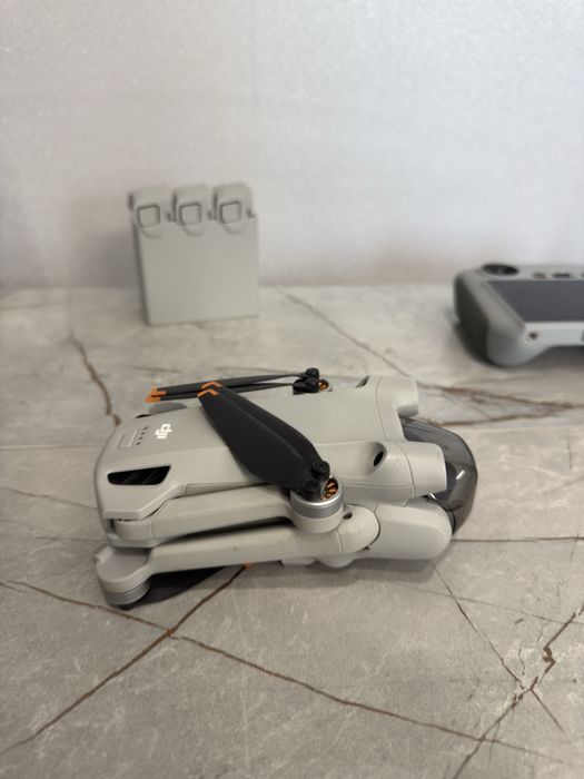 Продам Дрон dji mini 3 pro