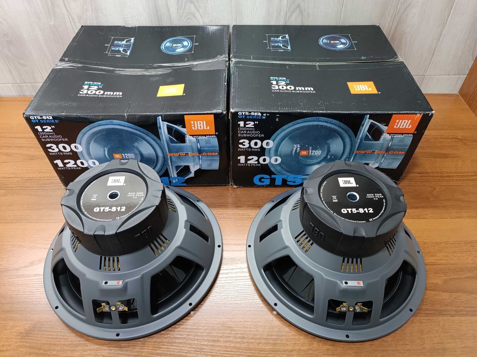 Обмен новые 2шт динамика JBL 1200W на колонки S90.