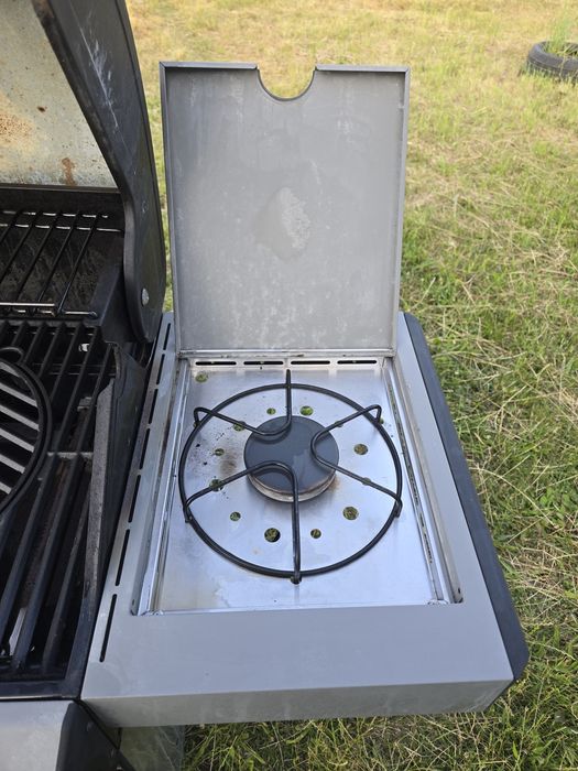 Gratar pe gaz cu 5 arzătoare  pentru curte gradina