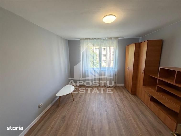 Garsoniera de vanzare renovata, etaj 3, zona Buziasului, Timisoara