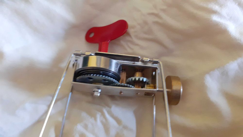 Kikkerland Critter ''Creatura'' Jucarie mecanica de colectie