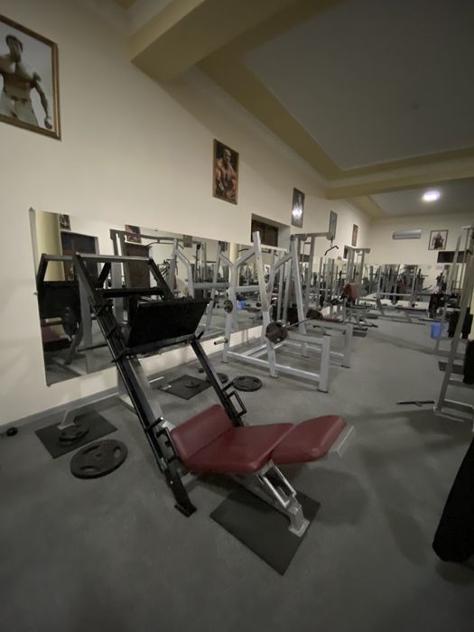 Trenajorniy zal hamma jixozlari bilan sotiladi