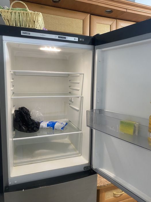 Продам холодилник атлант