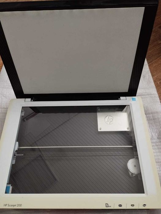 Планшетный сканер HPScanJet_200