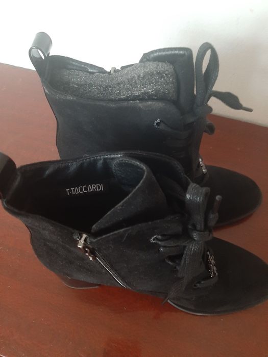 Продам зимние новые ботинки 5000