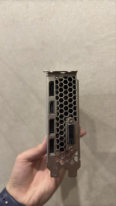 Продам видеокарту GTX1070