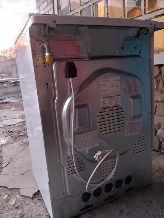 Продам газовую плиту Hansa