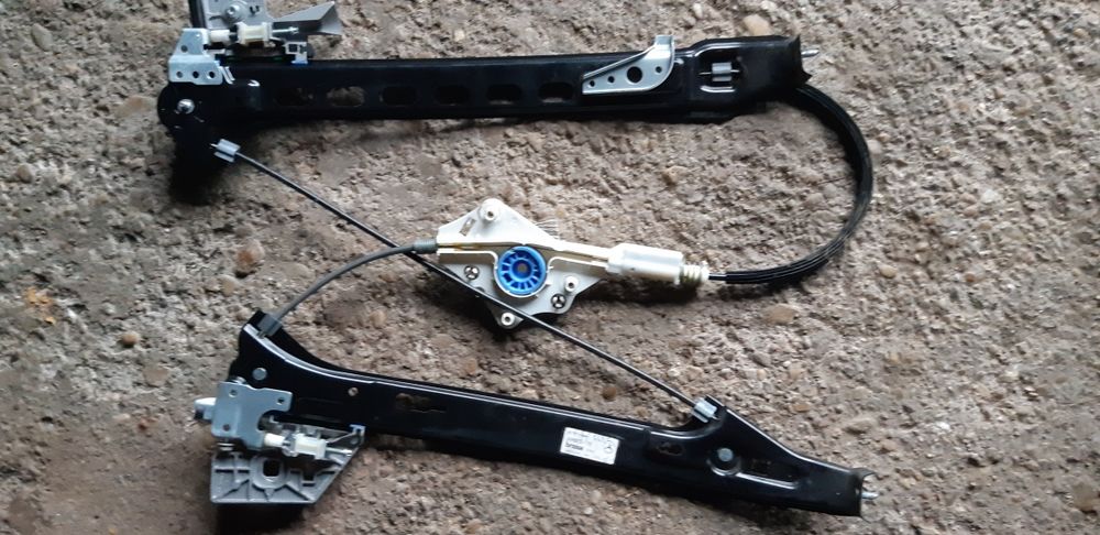 CLS W219 Стъклоповдигач заден ляв