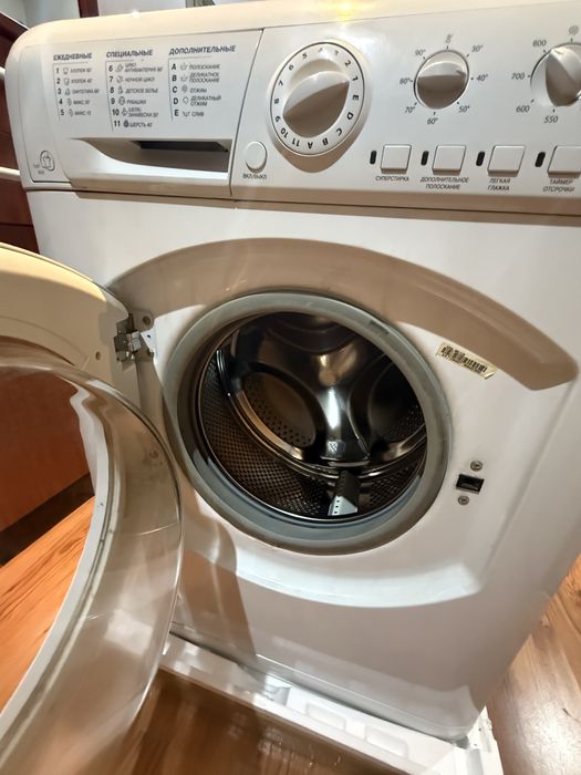 Стиральная машина Hotpoint ARISTON