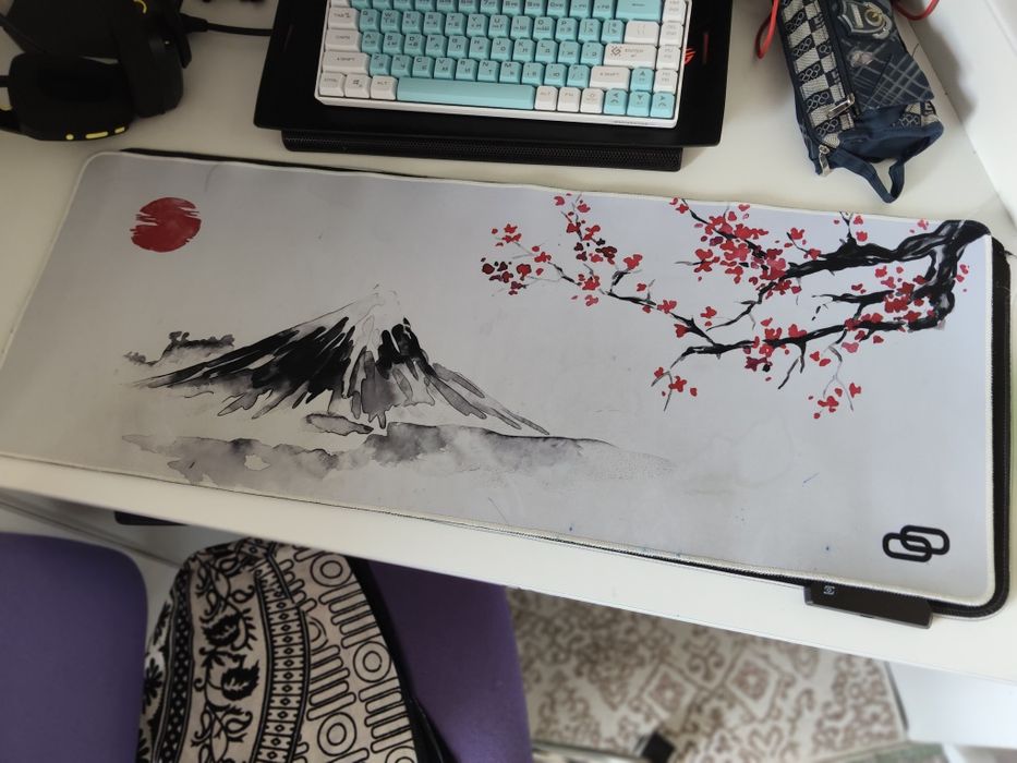 Мышка клавиатура и 2 коврика