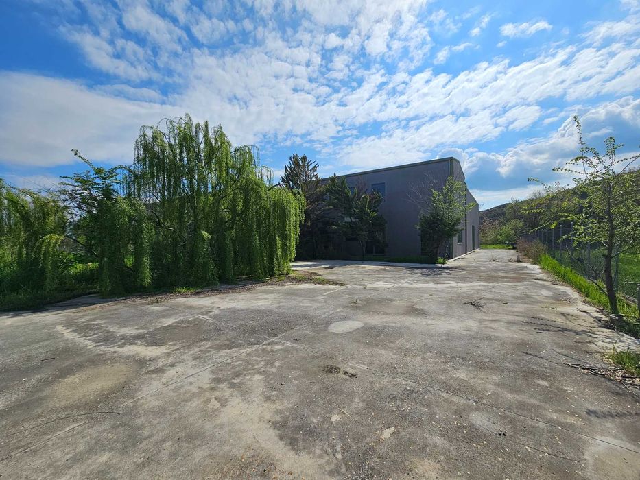 Продава се промишлена сграда от 1.100m2 Елефтеруполис КАВАЛА код 4699