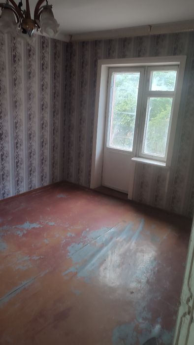 В городе Бекабад продается 3 ком квартира