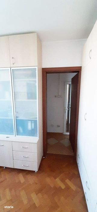 Apartament 3 camere, balcon, Berceni