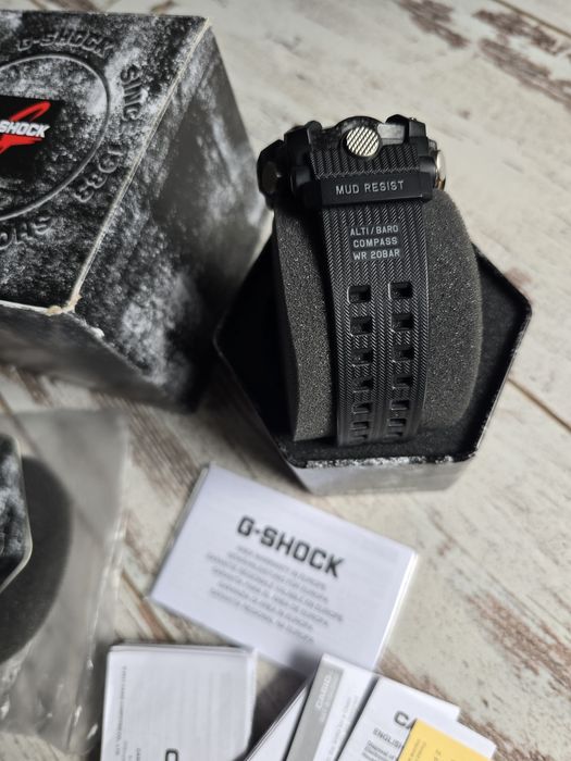 Часовник Casio GG-B100-1AER