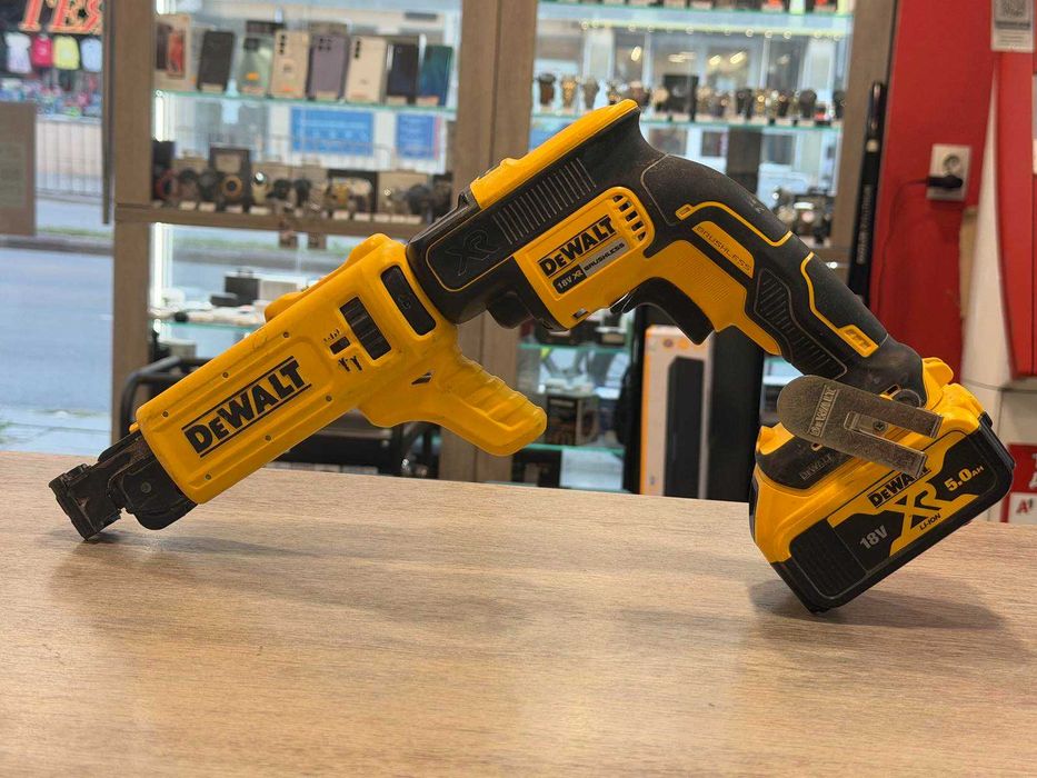 Винтоверт за гипсокартон DeWalt DCF620+ батерия DeWalt DCB184 18V 5.0Ah и приставка DeWalt DCF6201