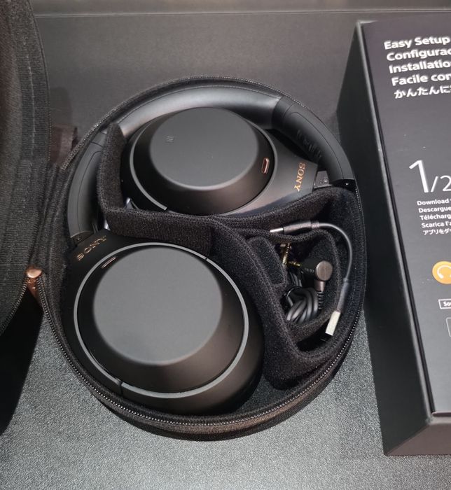 Căști  Sony WH-1000XM4 Noise Cancelling Rezervate!