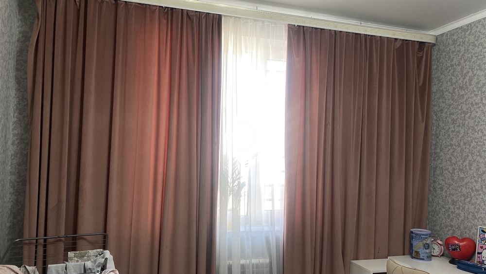 Шторы с карнизом