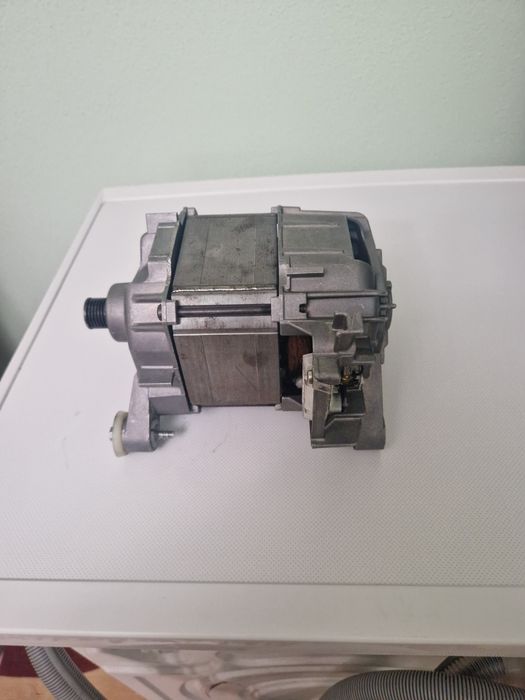 Ел.двигятел и помпа за пералня bocsh