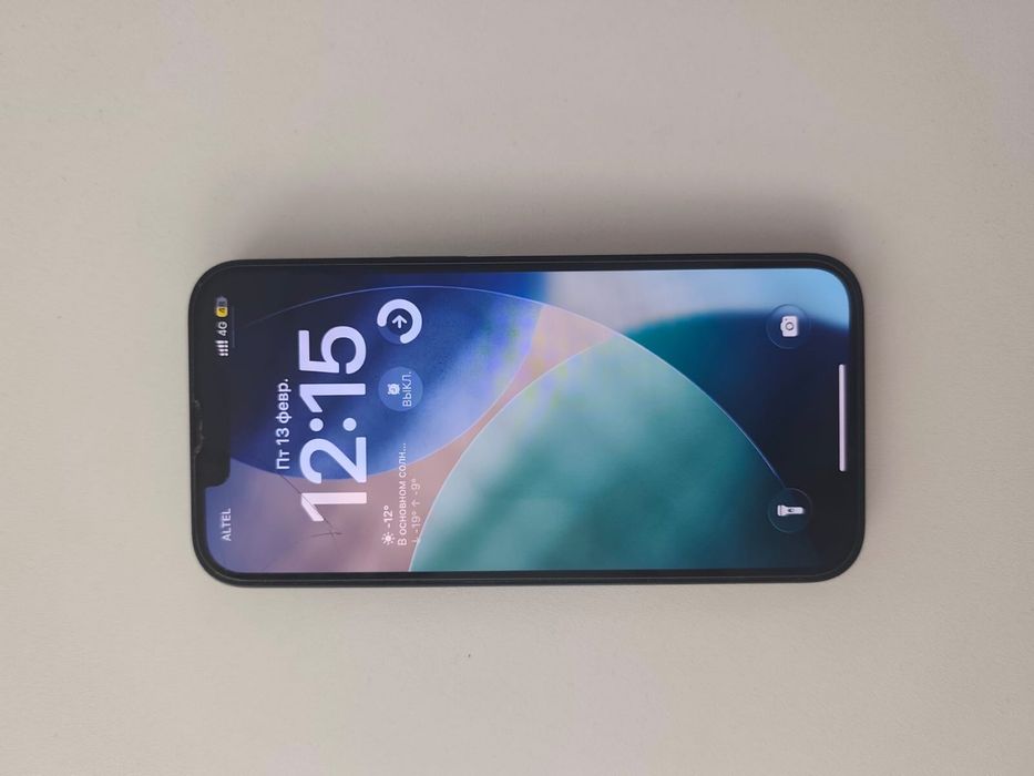 Продам айфон 13 в отличном состояний