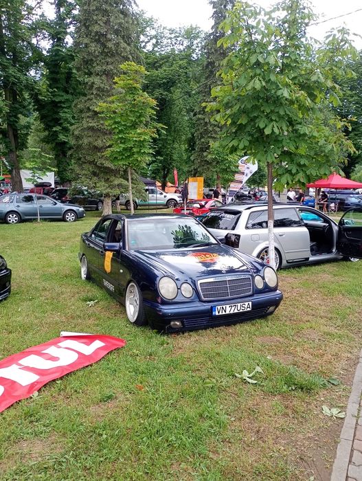 MERCEDES-BENZ E-Class 1999 — imagine 3