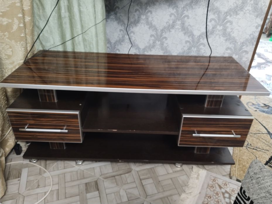 Подставка под телевизор